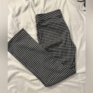 Patterned women’s statement pants